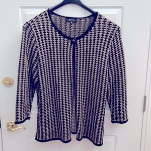Jones New York Women’s Gold and Black Cardigan.  2X